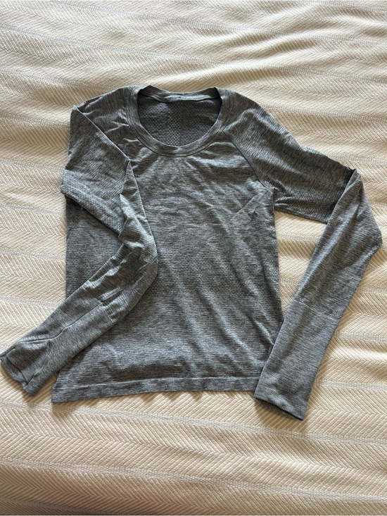 lululemon athletica Tops - Gray lululemon Long Sleeve Lightweight Top